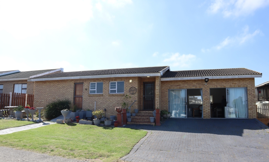 3 Bedroom Property for Sale in Wavecrest Eastern Cape